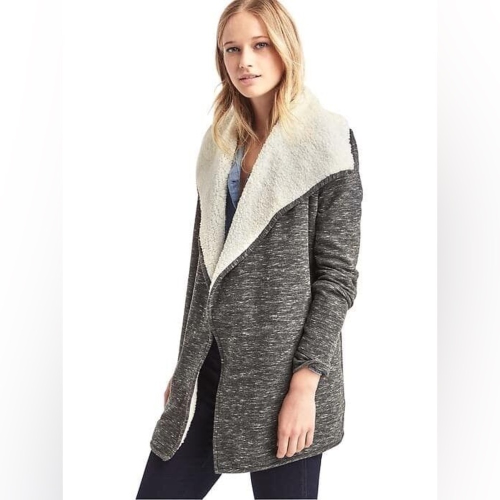 GAP sherpa lined space dyed black cardigan coat!